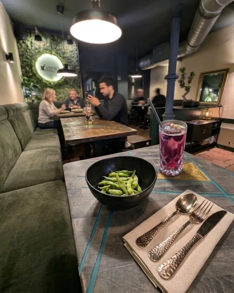 Big in Japan — Restaurant Kaspio Stade
