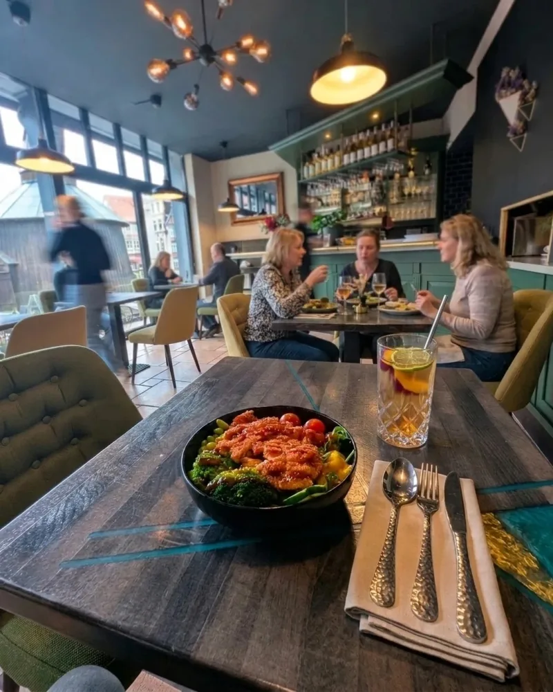 Buddha Bowl — Restaurant Kaspio Stade