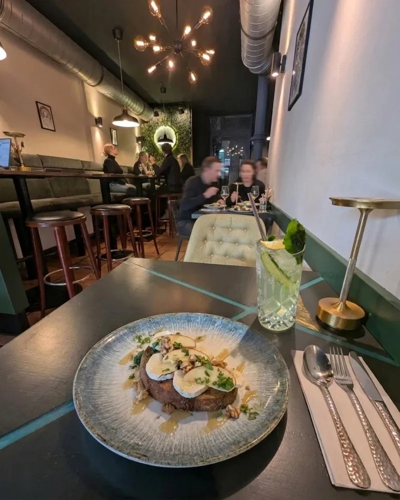 Ziegenkäse Crosstini — Restaurant Kaspio Stade